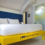Trevi Hotel