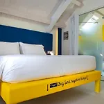 Hotel Trevi