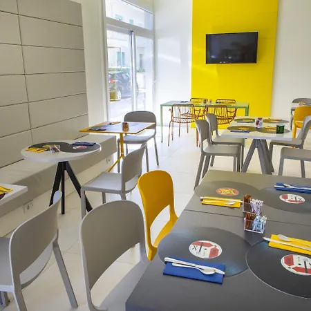 Trevi ベラーリア・イジェア・マリーナ