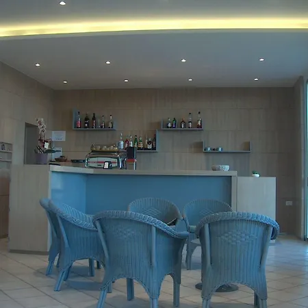 Trevi ホテル ベラーリア・イジェア・マリーナ