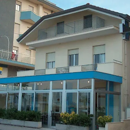 Trevi Hotel 3*